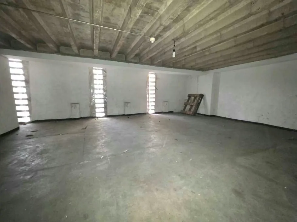 Vendo edificio 3000m2 San Bernardino 7515 - 12
