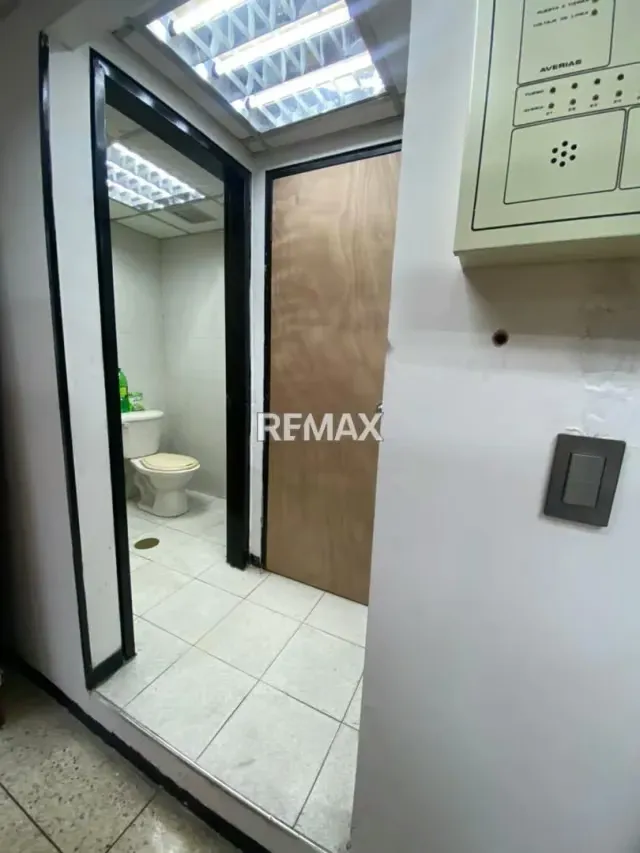 LOCAL COMERCIAL UBICADO EN C.C. PACIFICO AV. BOLIVAR - 5