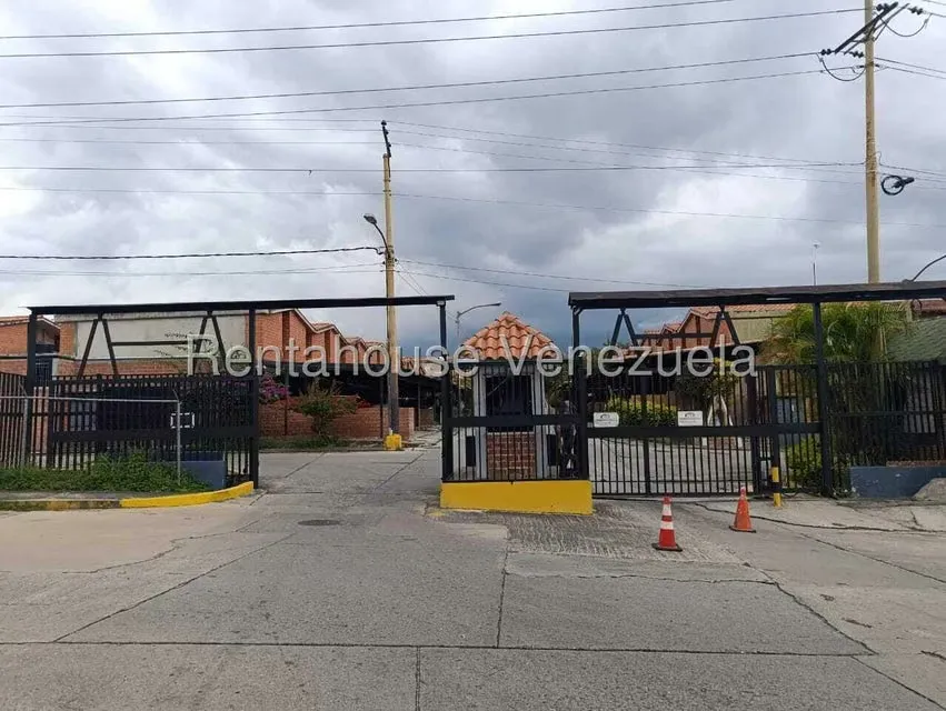 Casa (Multipes Niveles) en Venta en Nueva Casarapa, Miranda - 2