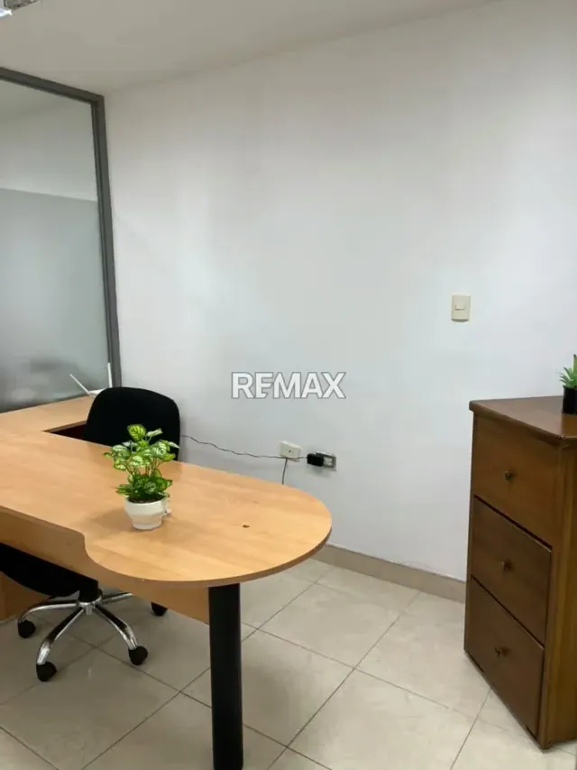 Se Vende Oficina en el Centro Comercial El Pinar - 3