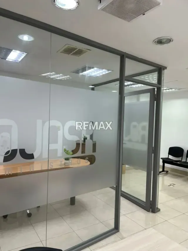 Se Vende Oficina en el Centro Comercial El Pinar - 9
