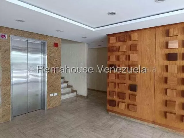 Apartamento (1 Nivel) en Alquiler en Los Chaguaramos, Distrito Metropolitano - 16