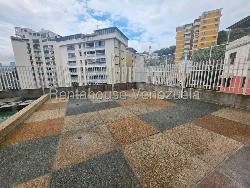 Apartamento (1 Nivel) en Alquiler en Los Chaguaramos, Distrito Metropolitano - 19