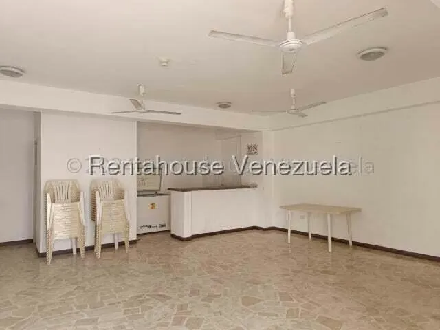 Apartamento (1 Nivel) en Alquiler en Los Chaguaramos, Distrito Metropolitano - 22