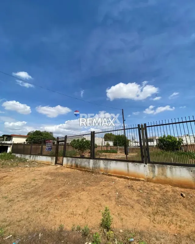 Terreno en Avenida La Limpia. En Venta