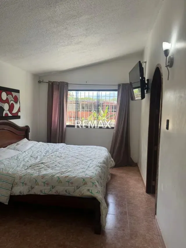 Espaciosa casa en Venta Urbanización Valle Arriba Conjunto Residencial Londres Guatire - 11