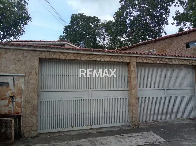 Espaciosa casa en Venta Urbanización Valle Arriba Conjunto Residencial Londres Guatire - 6