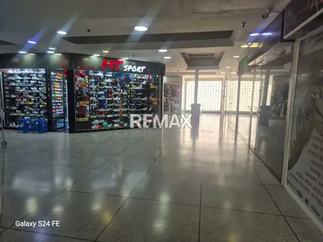 EN VENTA LOCAL COMERCIAL EN C.C SAN DIEGO FIN DE SIGLO