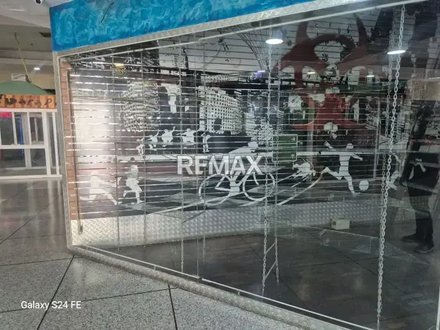 EN VENTA LOCAL COMERCIAL EN C.C SAN DIEGO FIN DE SIGLO - 9