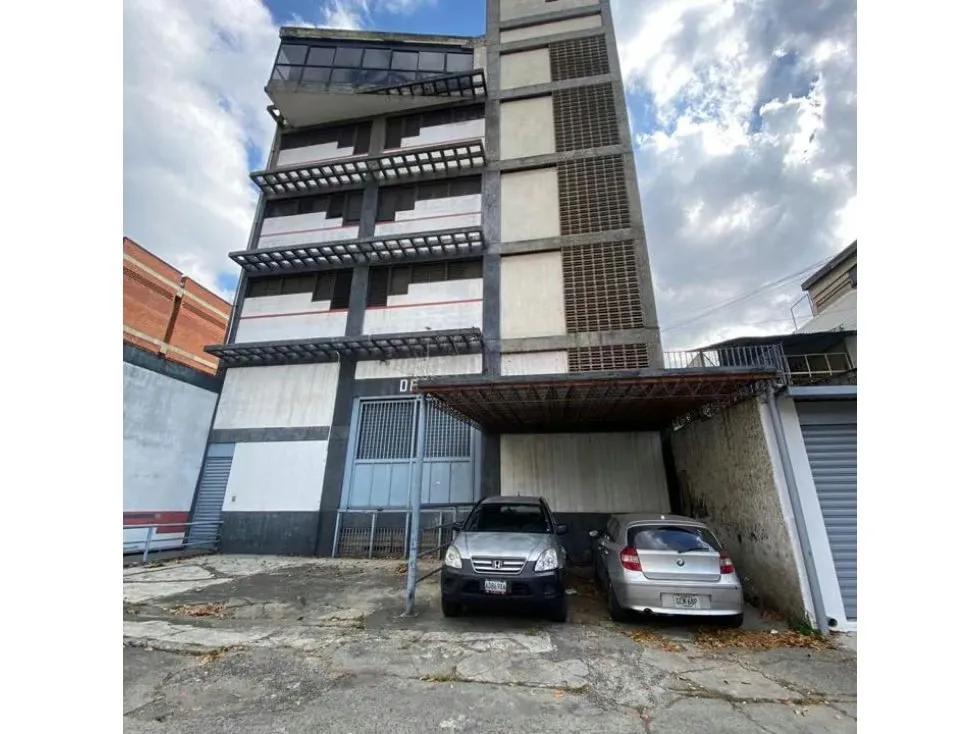 EDIFICIO INDUSTRIAL EN VENTA 1.620 M2 - URB. PROPATRIA