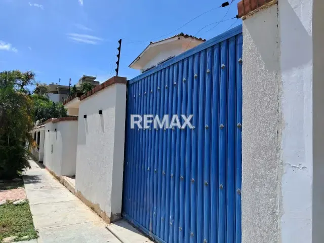 Venta Casa Comercial Residencial para Oficinas Comercios puerta Cerrada - 2