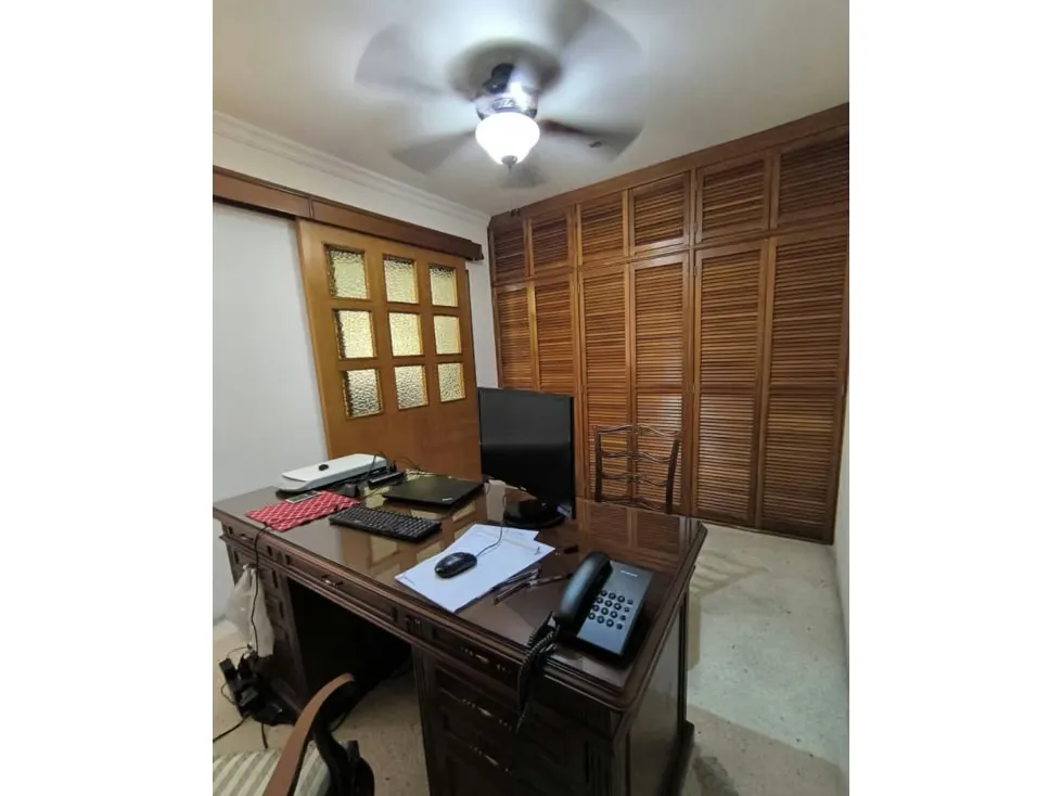 Se Vende Casa Comercial en Mariperez Av. principal - 8
