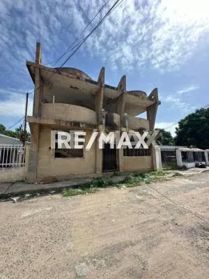 Residencia estudiantil en gris en venta detras de maicaito maracaibo