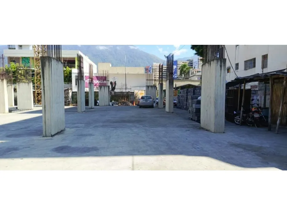 Vendo local 6000m2 Las Mercedes 5627 - 7
