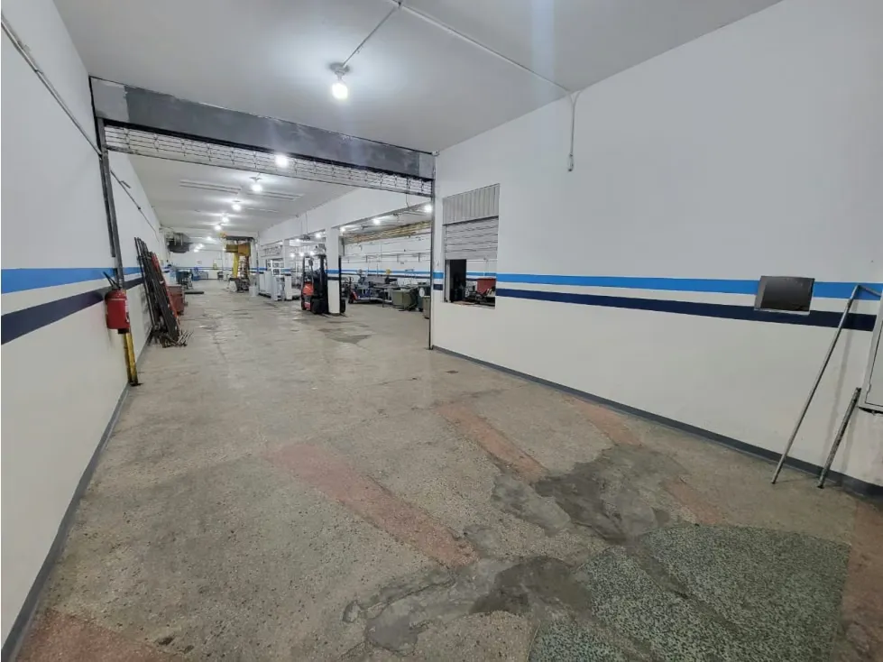 Vendo local comercial 1450 mts2 Puente Hierro 6462
