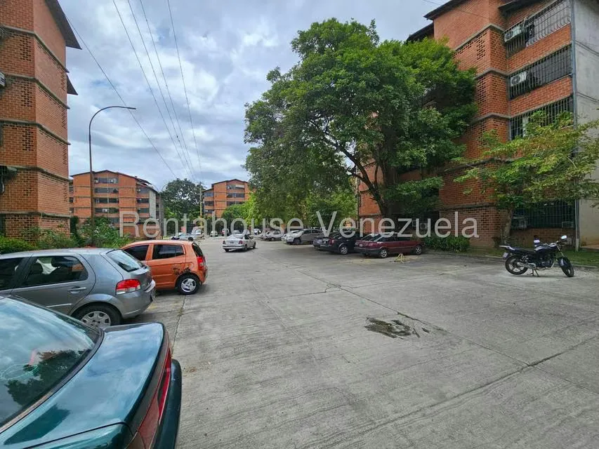 Apartamento (1 Nivel) en Venta en Nueva Casarapa, Miranda - 2