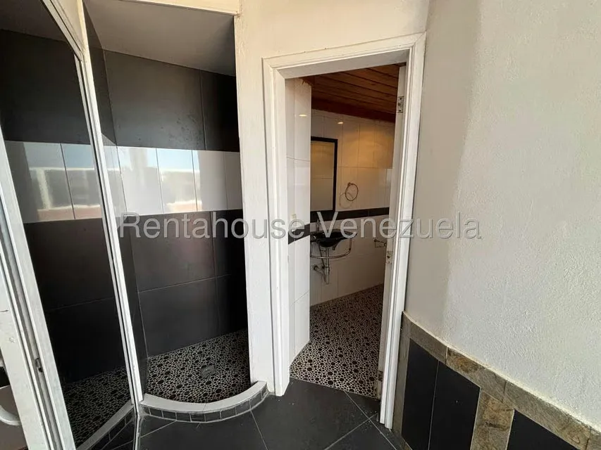 Apartamento (Duplex) en Venta en Los Robles, Nueva Esparta - 25