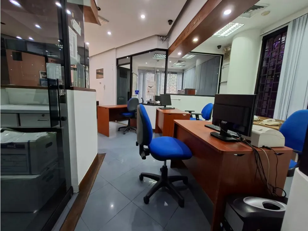 En venta Oficina amoblada en Av Solano, Las Delicias Sab Grande 122M2 - 12