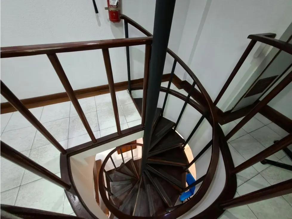 En venta Oficina amoblada en Av Solano, Las Delicias Sab Grande 122M2 - 14