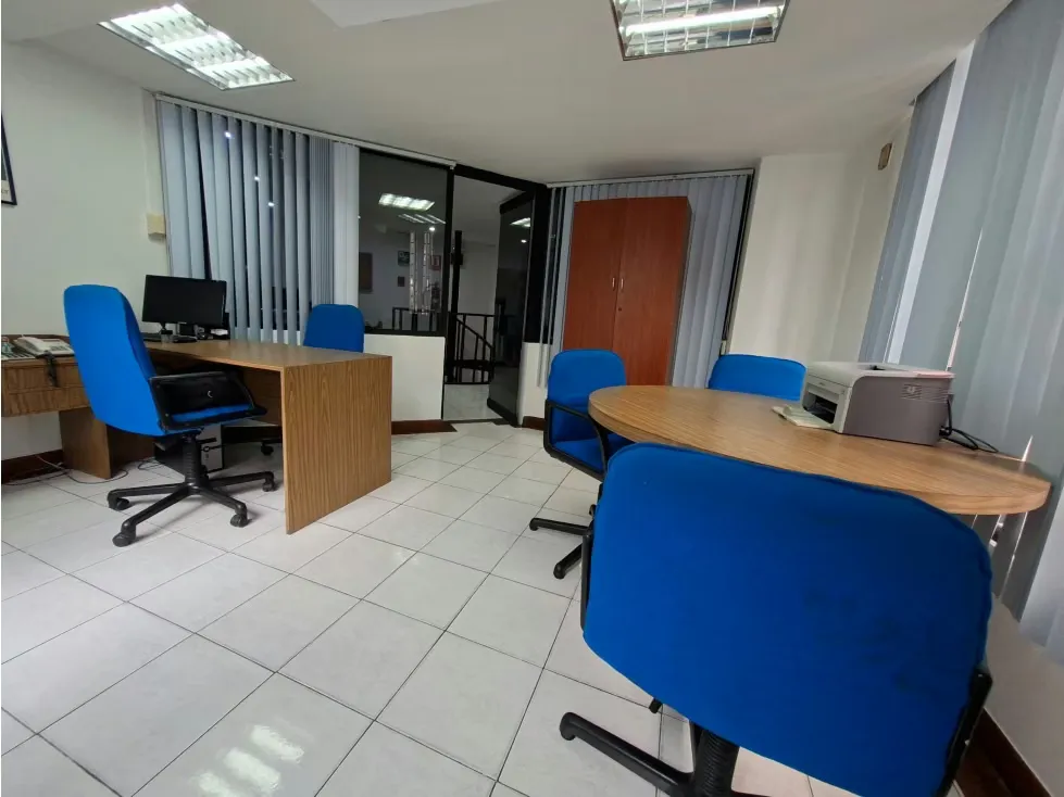 En venta Oficina amoblada en Av Solano, Las Delicias Sab Grande 122M2 - 18