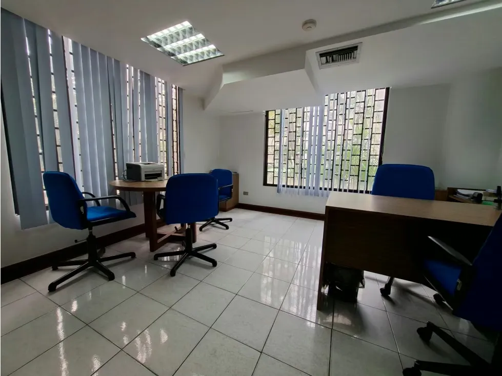 En venta Oficina amoblada en Av Solano, Las Delicias Sab Grande 122M2 - 21