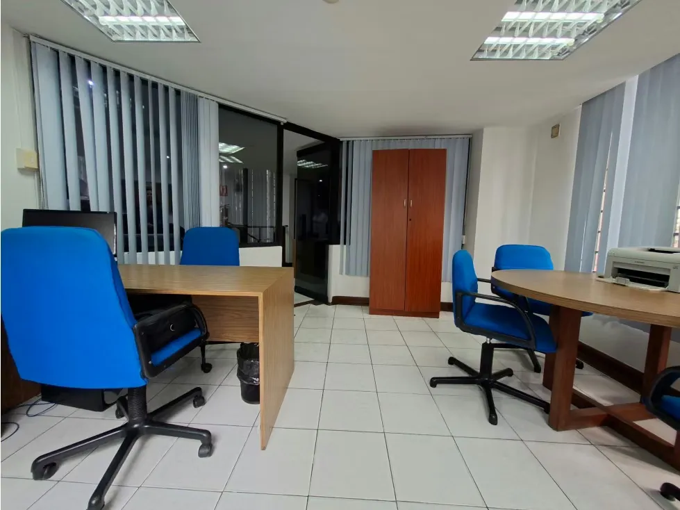 En venta Oficina amoblada en Av Solano, Las Delicias Sab Grande 122M2 - 24