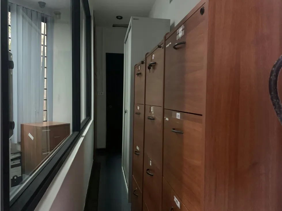En venta Oficina amoblada en Av Solano, Las Delicias Sab Grande 122M2 - 25