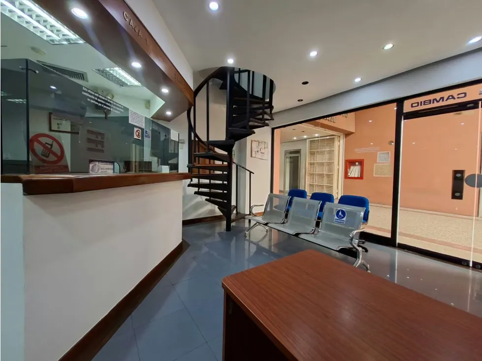 En venta Oficina amoblada en Av Solano, Las Delicias Sab Grande 122M2 - 4