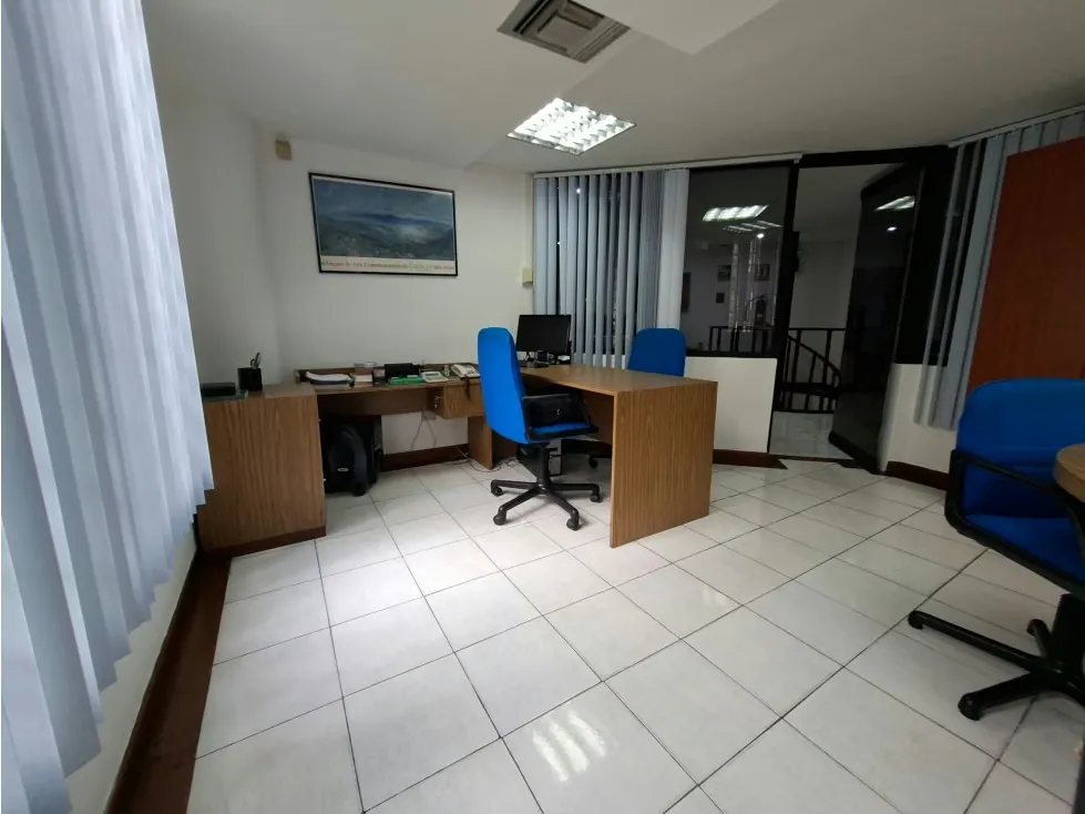 En venta Oficina amoblada en Av Solano, Las Delicias Sab Grande 122M2 - 8