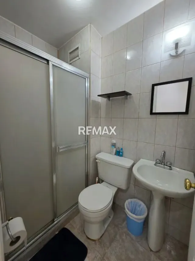 EN VENTA APARTAMENTO RES. EL PORTICO URB. LA TRIGALEÑA - 15