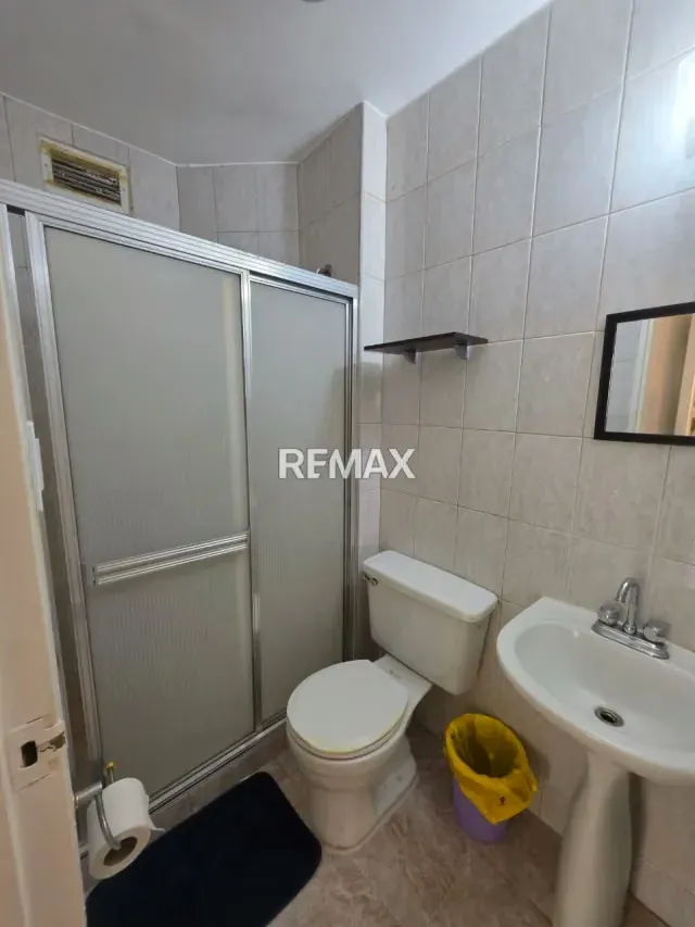 EN VENTA APARTAMENTO RES. EL PORTICO URB. LA TRIGALEÑA - 16