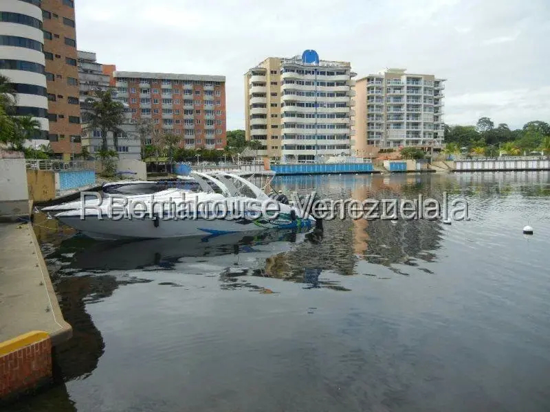 Apartamento (1 Nivel) en Alquiler en Puerto Encantado, Miranda - 14