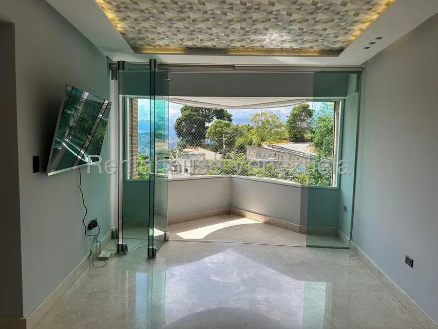 Apartamento (1 Nivel) en Alquiler en El Cigarral, Distrito Metropolitano - 11