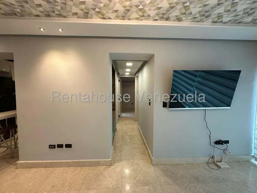 Apartamento (1 Nivel) en Alquiler en El Cigarral, Distrito Metropolitano - 17