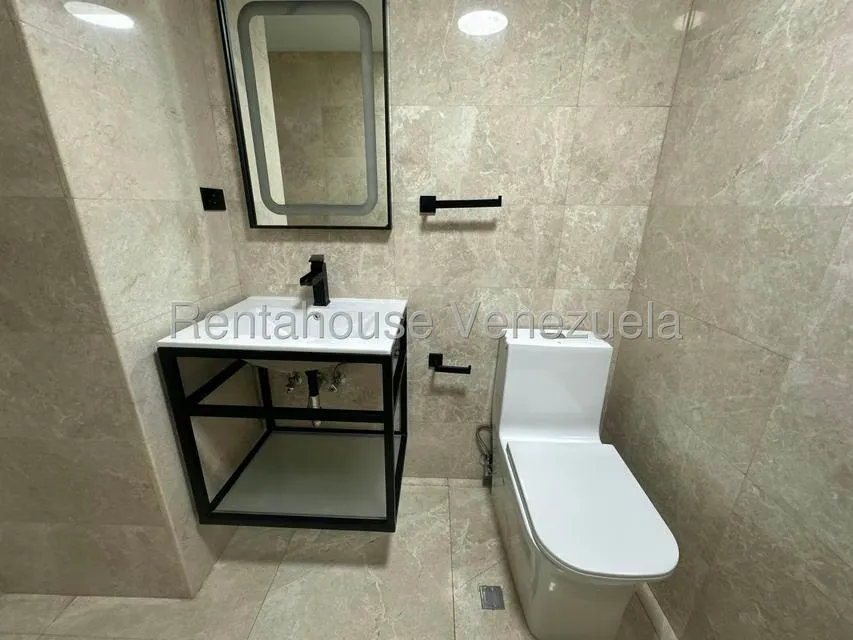 Apartamento (1 Nivel) en Alquiler en El Cigarral, Distrito Metropolitano - 28