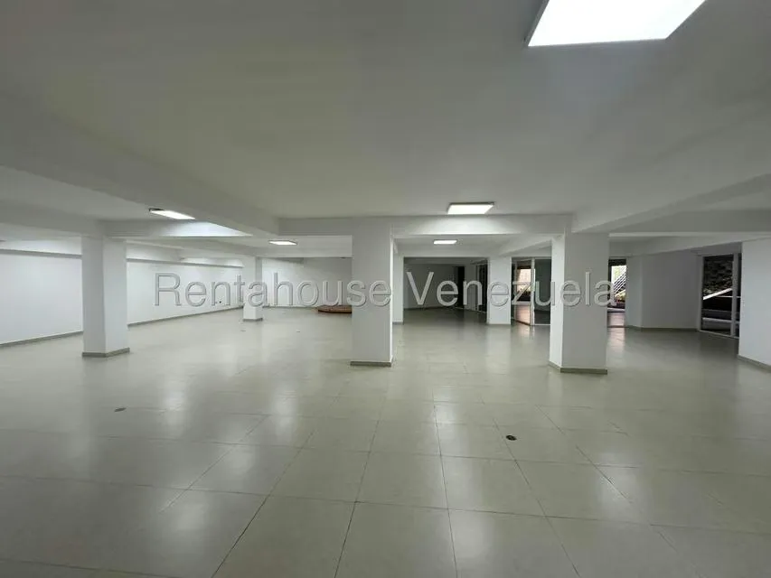 Apartamento (1 Nivel) en Alquiler en El Cigarral, Distrito Metropolitano - 44