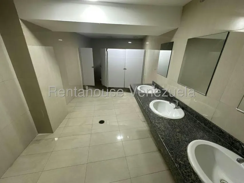 Apartamento (1 Nivel) en Alquiler en El Cigarral, Distrito Metropolitano - 47