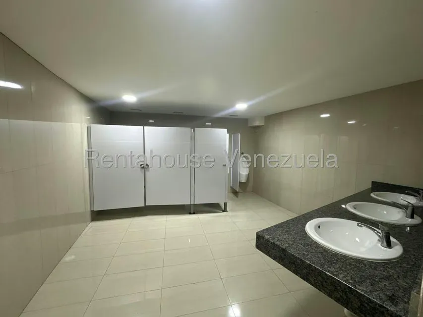 Apartamento (1 Nivel) en Alquiler en El Cigarral, Distrito Metropolitano - 48