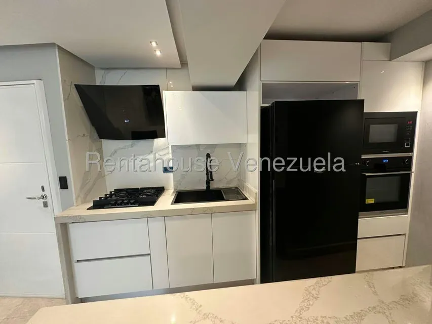 Apartamento (1 Nivel) en Alquiler en El Cigarral, Distrito Metropolitano - 6