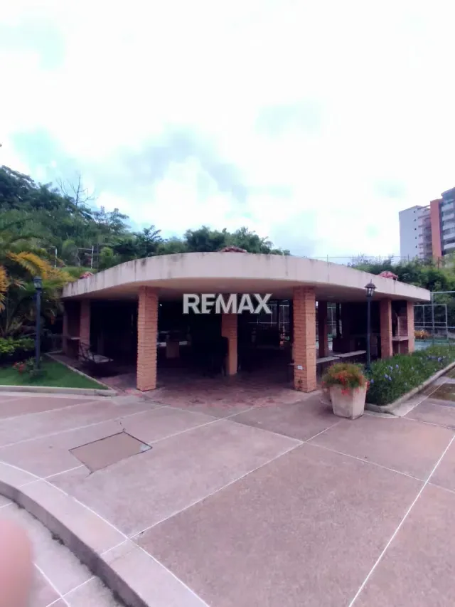 Venta de Apartamento en Jardin de Mañongo Resid Las Brisas planta y pozo 100% - 12