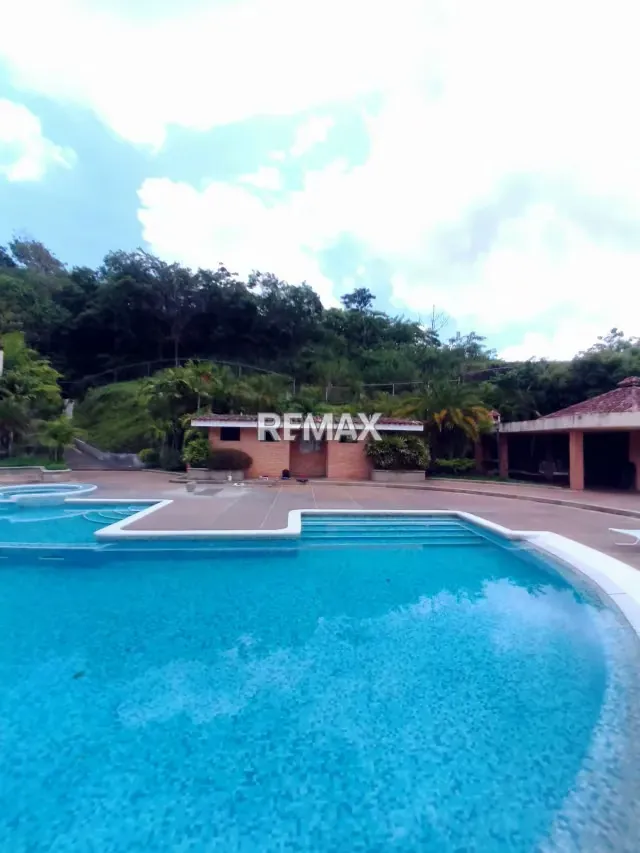 Venta de Apartamento en Jardin de Mañongo Resid Las Brisas planta y pozo 100% - 13