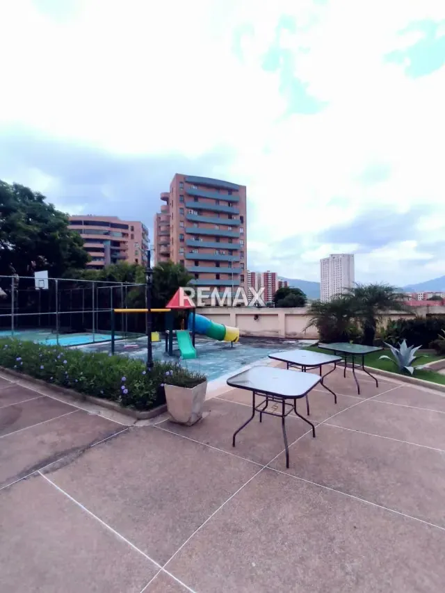 Venta de Apartamento en Jardin de Mañongo Resid Las Brisas planta y pozo 100% - 16