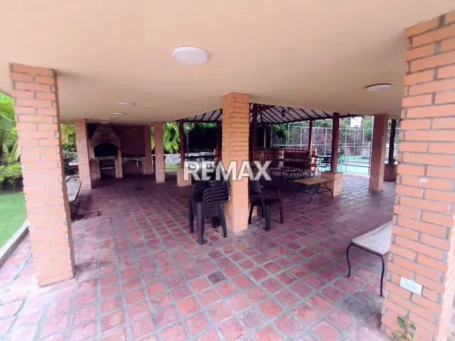 Venta de Apartamento en Jardin de Mañongo Resid Las Brisas planta y pozo 100% - 17