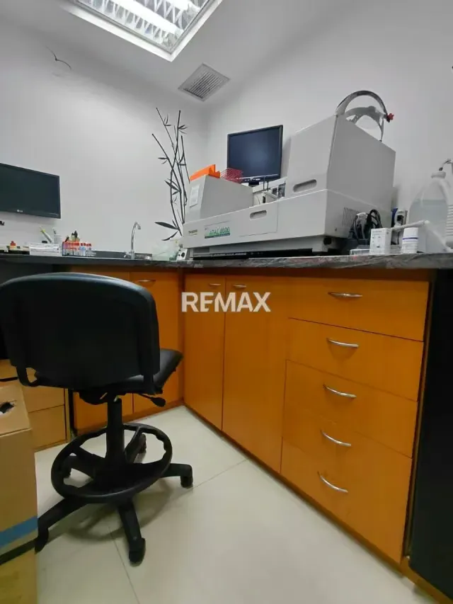 VENTA DE FONDO DE COMERCIO CENTRO MÉDICO DIAGNÓSTICO SABANA GRANDE - 9