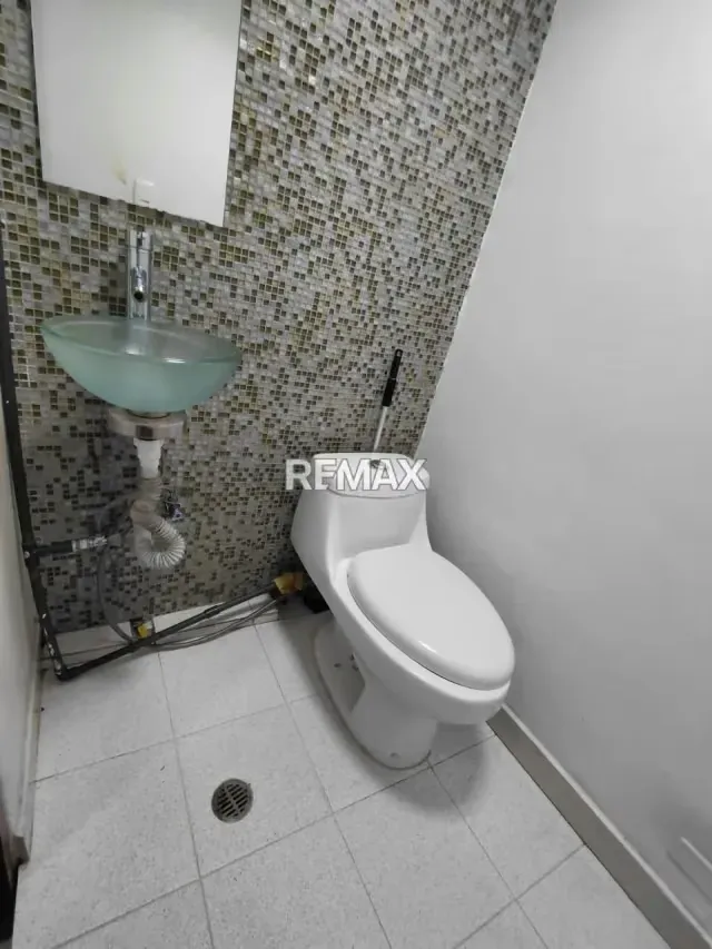 VENTA DE FONDO DE COMERCIO CENTRO MÉDICO DIAGNÓSTICO SABANA GRANDE - 10