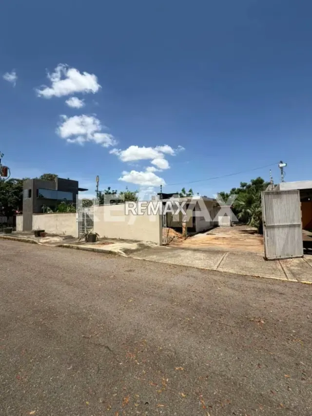 VENTA DE DOS TERRENOS IDEAL PARA USO RESIDENCIAL O COMERCIAL SECTOR CANTA CLARO MARACAIBO - 6