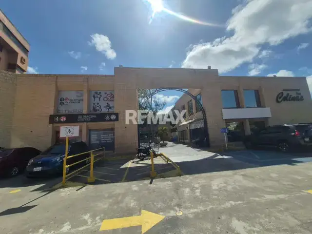 Local Comercial en venta en Los Samanes con fondo de comercio