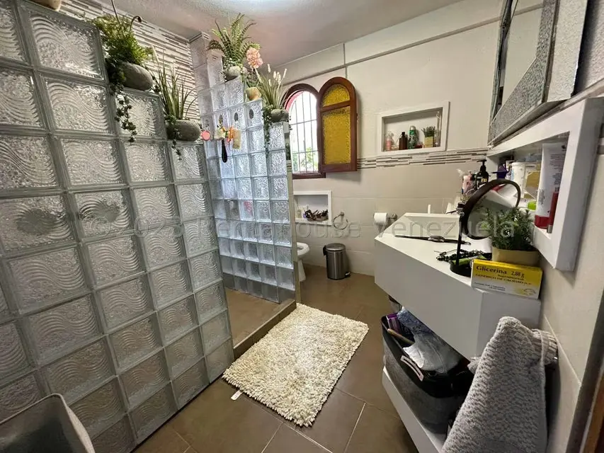 Casa (Multipes Niveles) en Venta en El Cafetal, Distrito Metropolitano - 32