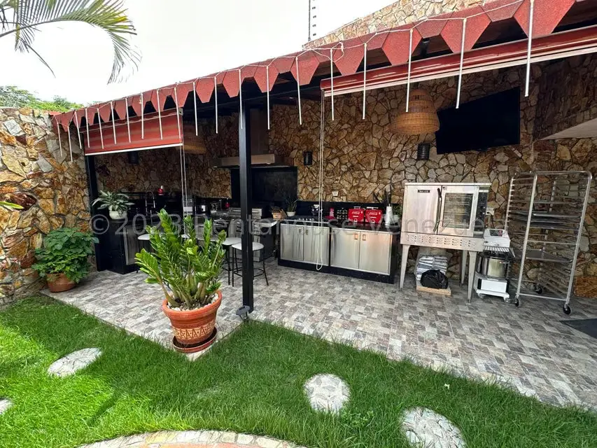 Casa (Multipes Niveles) en Venta en El Cafetal, Distrito Metropolitano - 42