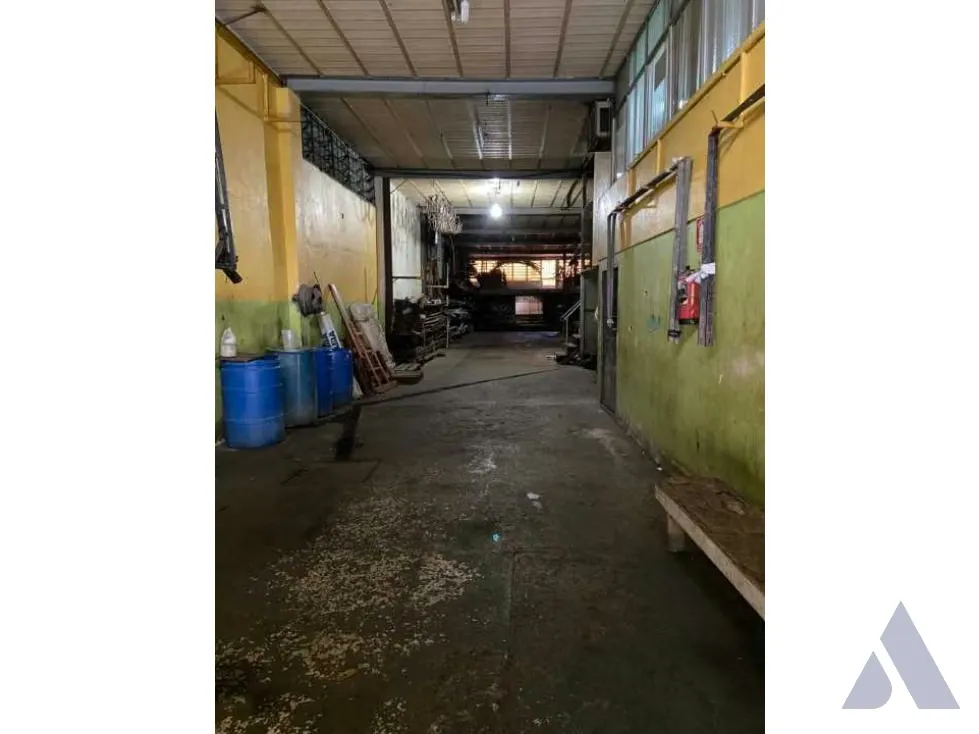 Vendo galpón industrial 442m2 El Cementerio 2087 - 4